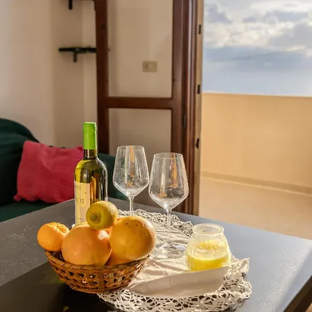 Casa Mare Torre San Carlo شقة